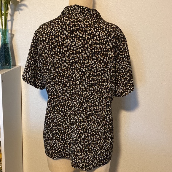 Vintage black floral button down top - Picture 4 of 6
